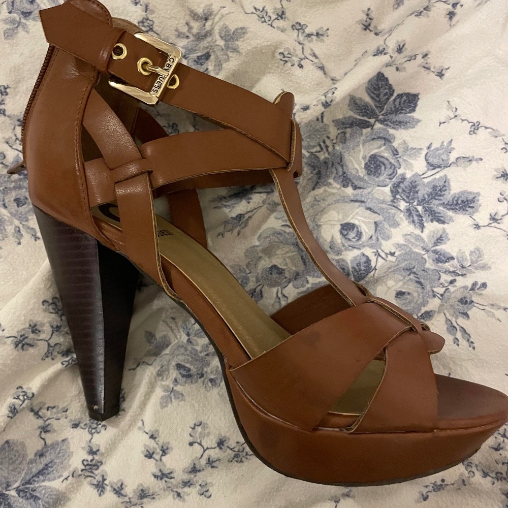 G by Guess Women's Strappy Heels, Brown leather size 8.5
